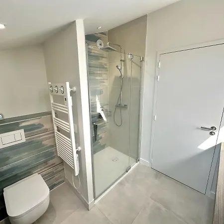 Hébergement de vacances Renovated With Terrace, 750m To Saint-Georges-de-Didonne