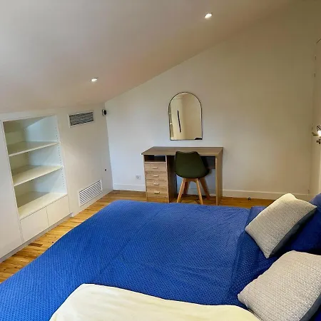 Hébergement de vacances Renovated With Terrace, 750m To