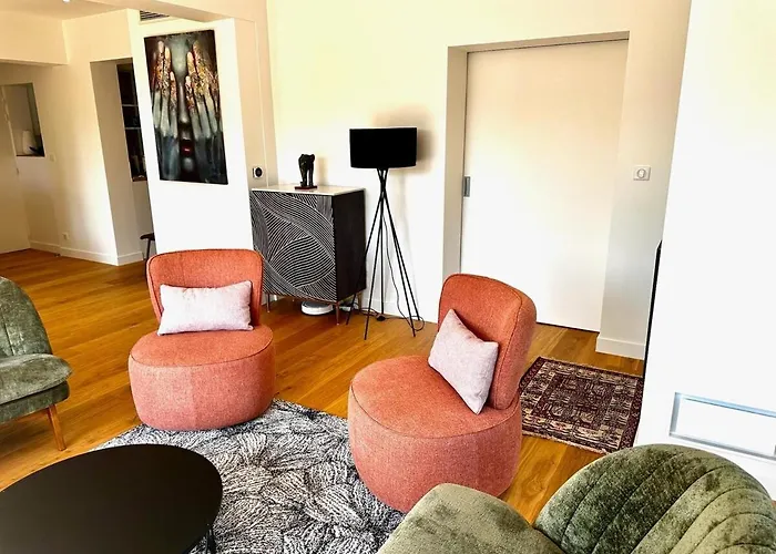 Renovated With Terrace, 750m To Сasa de vacaciones *