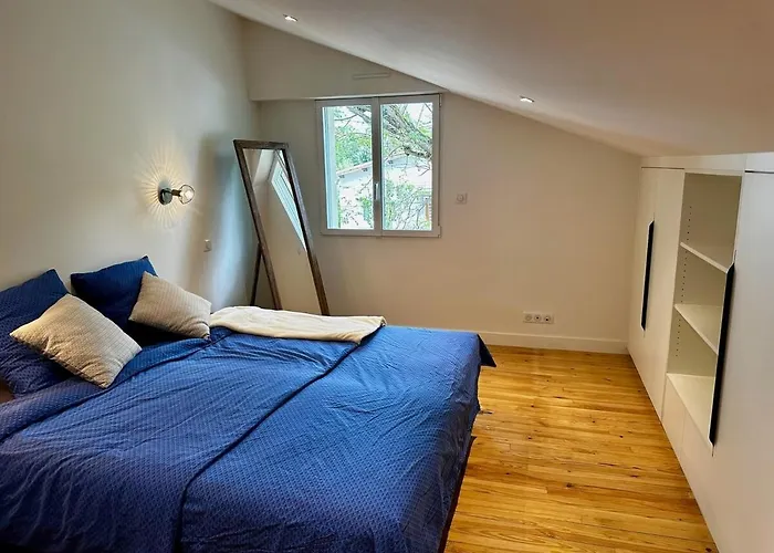 Renovated With Terrace, 750m To Сasa de vacaciones