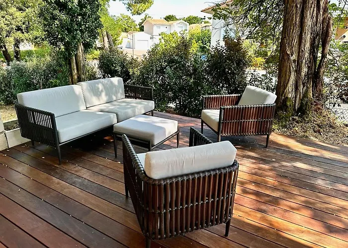 Renovated With Terrace, 750m To Сasa de vacaciones