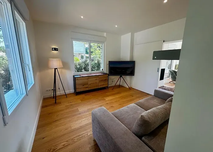 Сasa de vacaciones Renovated With Terrace, 750m To Saint-Georges-de-Didonne