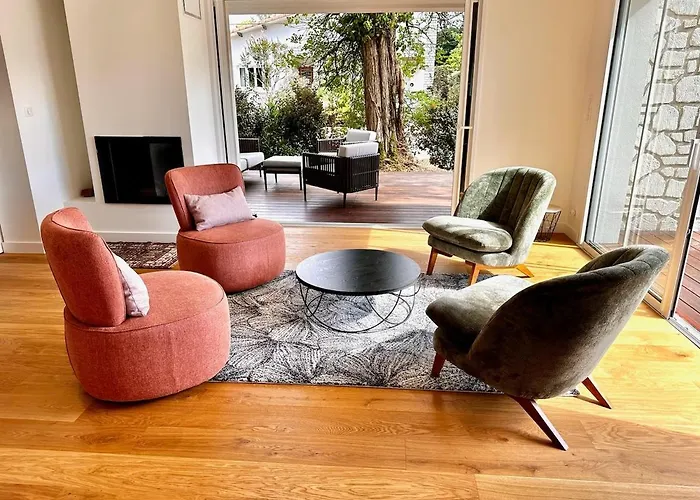 Сasa de vacaciones Renovated With Terrace, 750m To Saint-Georges-de-Didonne